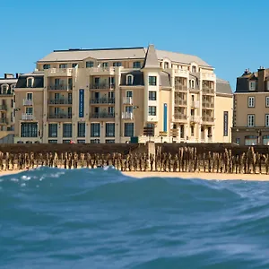 Le Nouveau Monde Hotel
