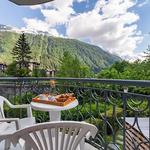 https://cristal-dargentiere.hotels-rhonealpes.com